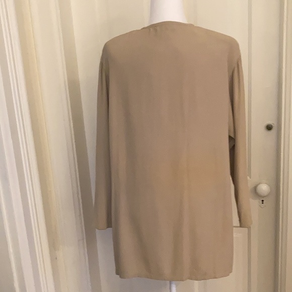 Elegant tunic top by Nipon Studio, size 10, so stylish and chic, slits on side - Picture 4 of 8